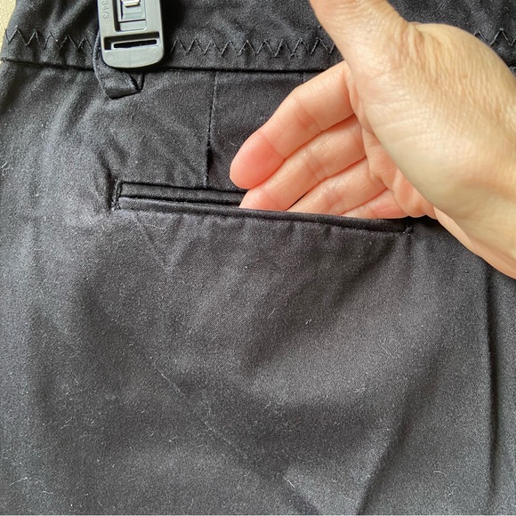 CATO Black Flat Front Pleated Dress Capris Size 8 - Picture 13 of 16